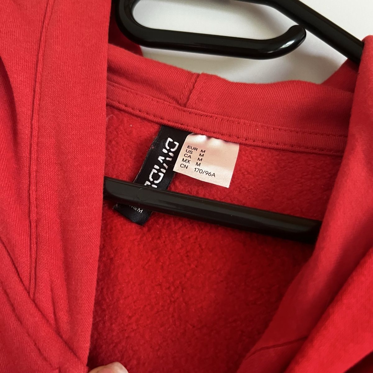 H&M Vestes: Rotes kurzes Jäckchen  – D'occasion à Chur par noe_mh8b 2