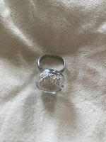 Silberring mit silberfarbenen Perlen