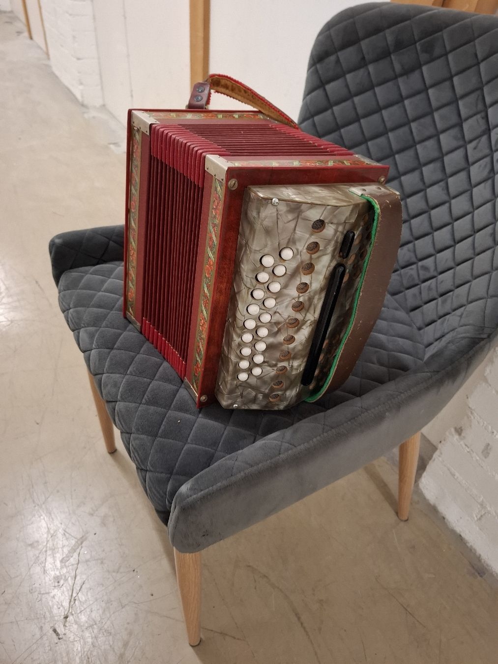 Strumenti musicali: Schwyzerorgeli klein – Usato da Villeneuve venduto da BibiVintage 5