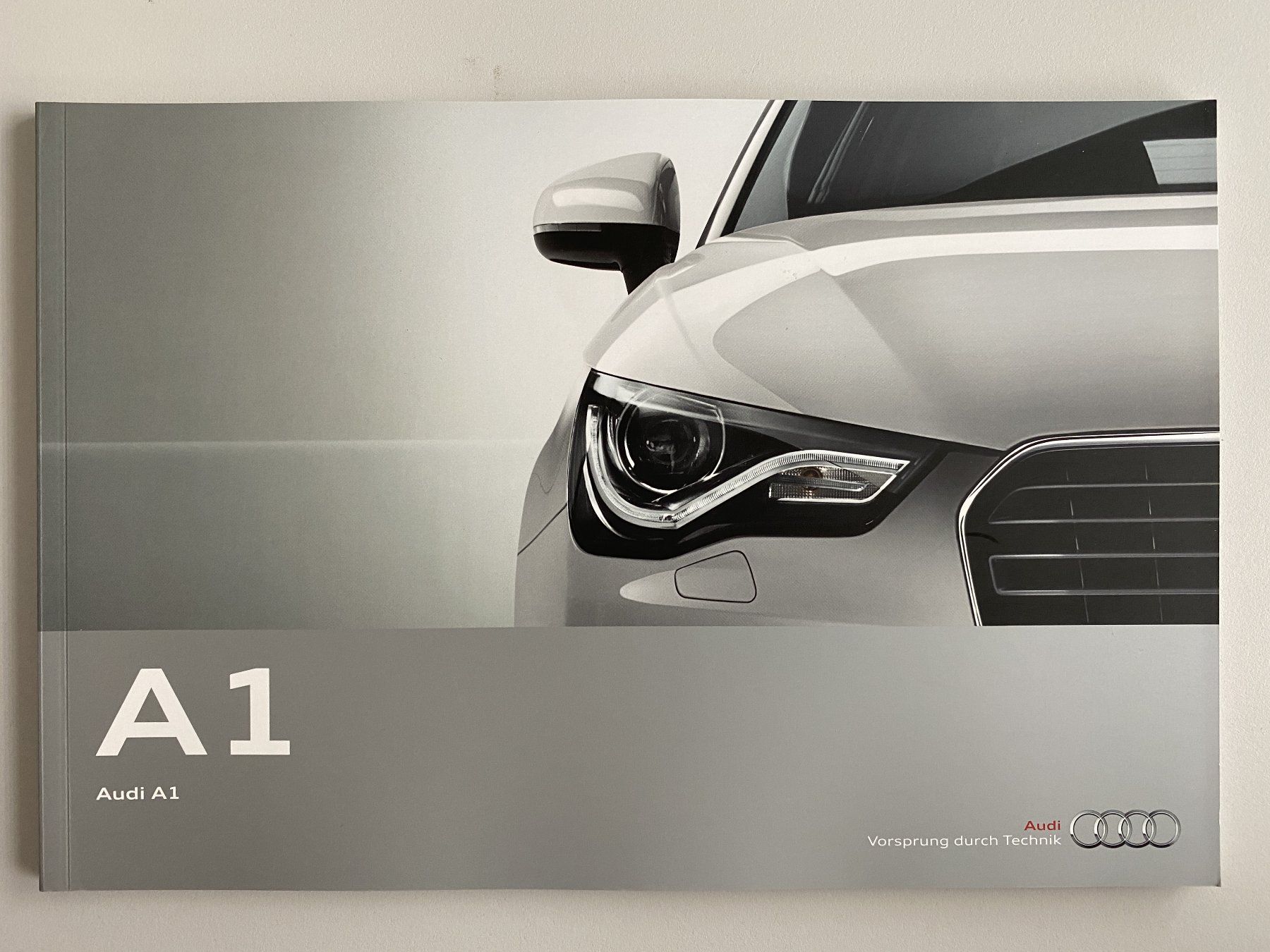 Riviste & Magazine: Audi A1 Magazin (10.2011) – Usato da Alpnach-Dorf venduto da Hess-Automobile