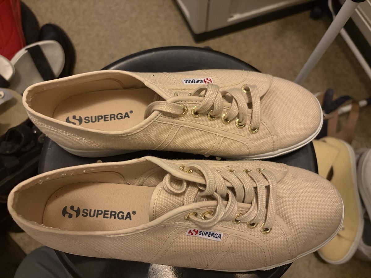 Superga Scarpe da donna: Beige Suprega Schuhe – Usato da Olten venduto da edona_muslija 1