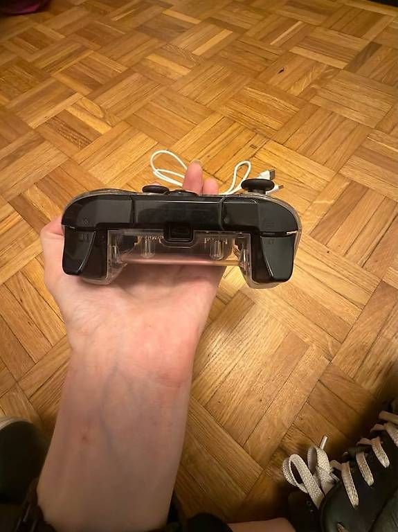Controller: Manette PDP Afterglow Xbox transparente – Gebraucht aus Meyrin von dianalopes 3