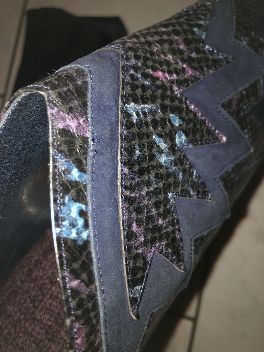 Damenschuhe: Blaue Lederstiefel mit Muster “Maripe – Gebraucht aus Solothurn von Congela 3