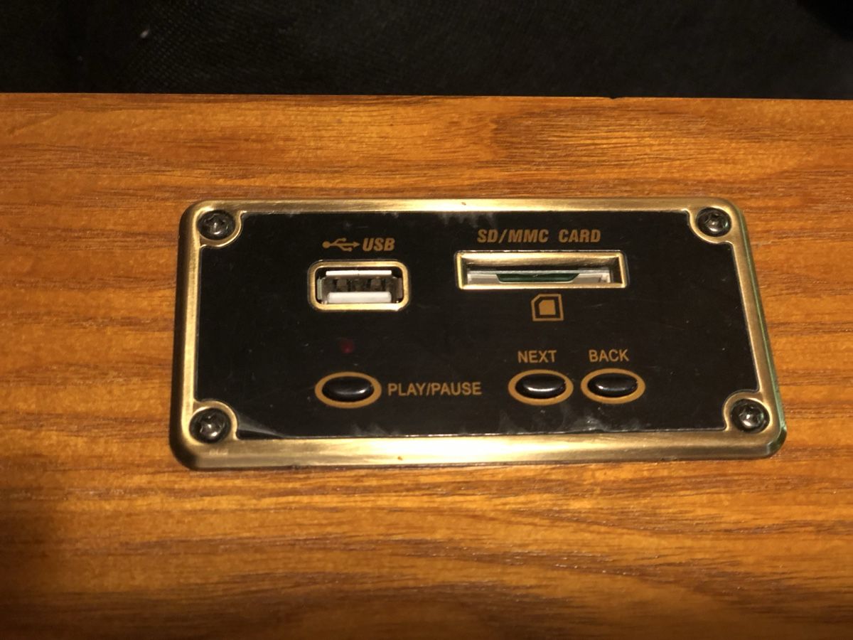 Radios: Retro Holzradio mit USB/SD Anschluss – Gebraucht aus Basel von salvagi 2