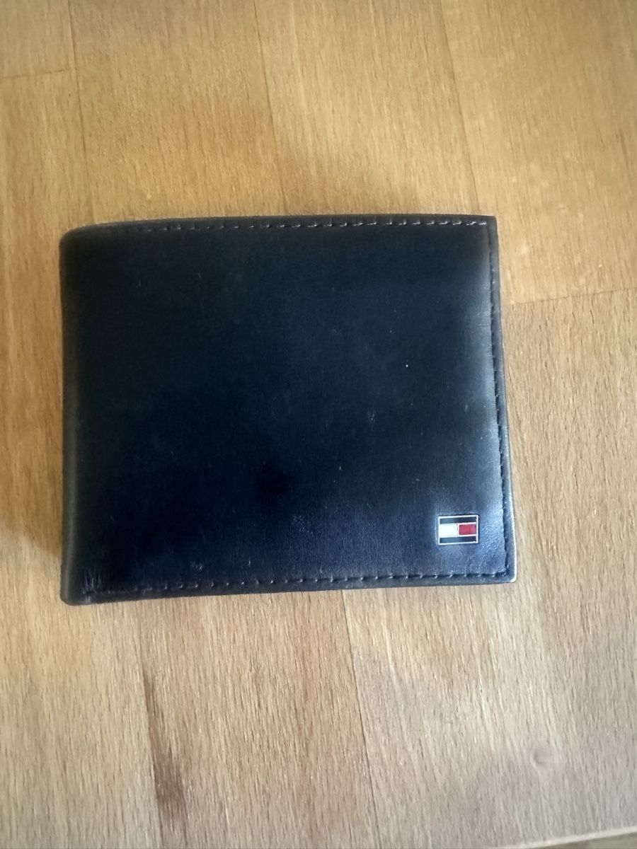 Tommy Hilfiger Brieftaschen: Tommy Hilfiger Lederportemonnaie – Neu (gemäss Beschreibung) aus Ostermundigen von anja046