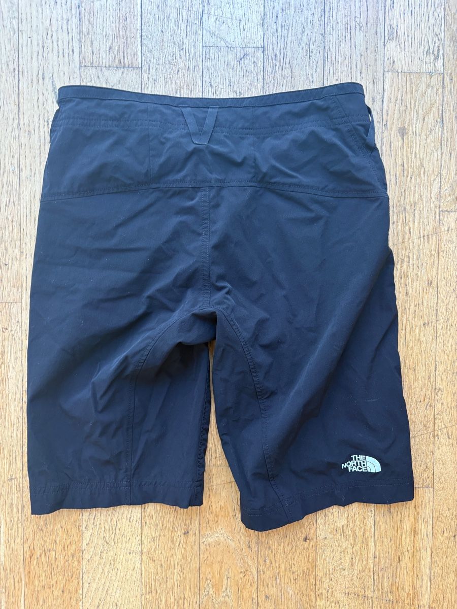 North Face Pantaloni: North face shorts XS – Nuovo (secondo la descrizione) da Zürich venduto da and_tv79 1