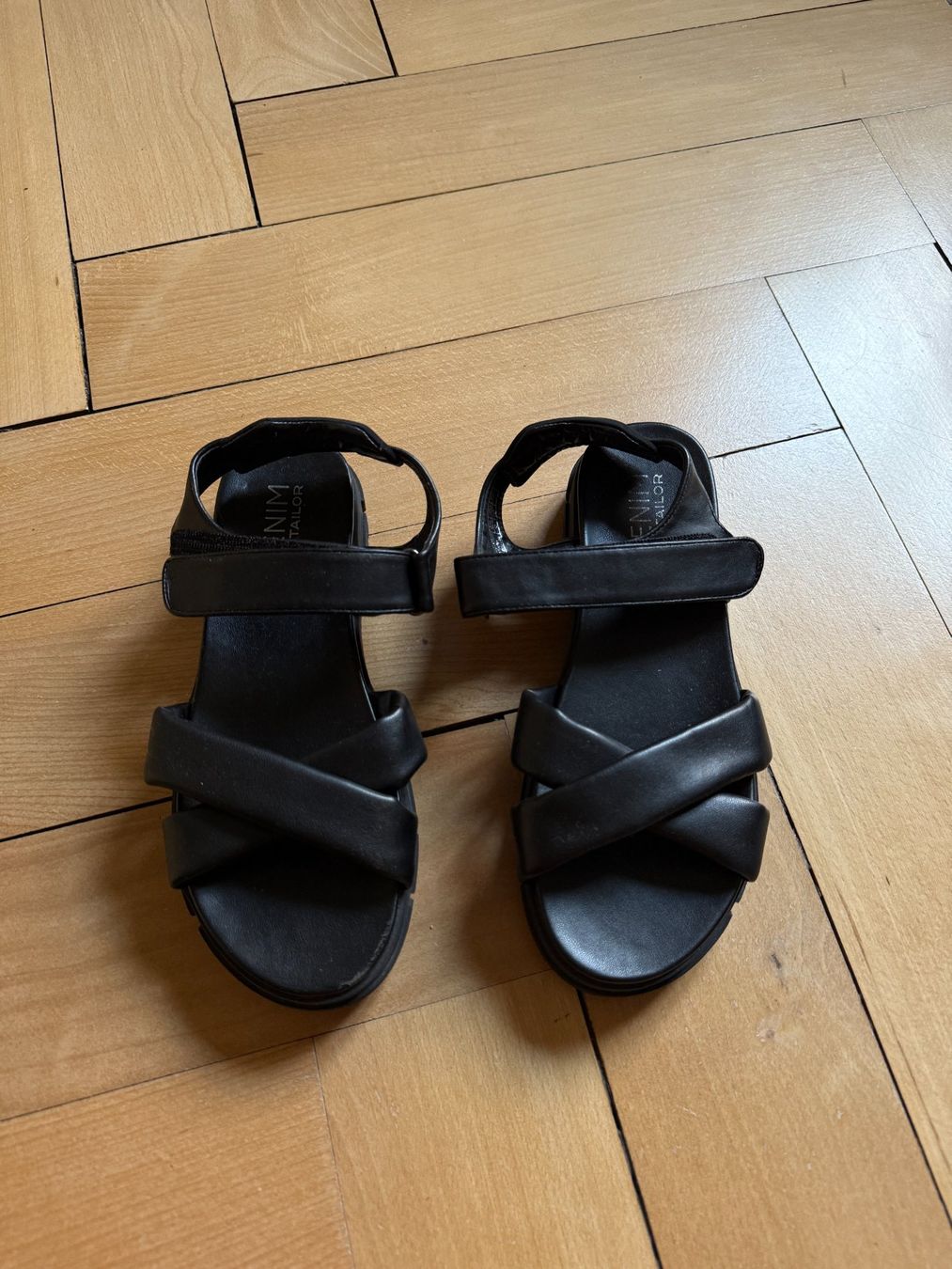 Tom Tailor Chaussures femmes: TOM TAILOR - Sandale schwarz 39 – D'occasion à Zürich par Diazaio 1