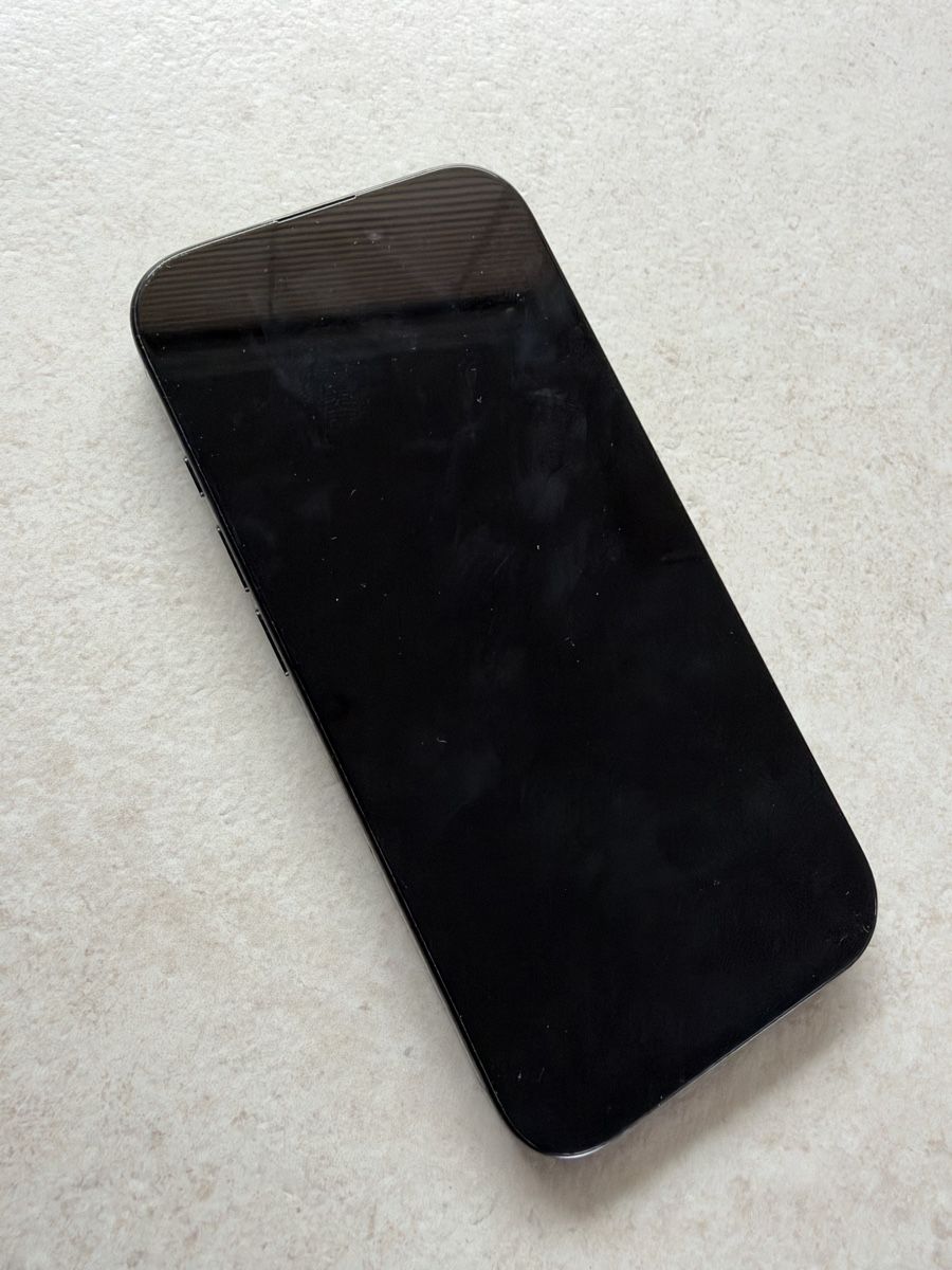 Apple Telefoni cellulari / Smartphones: iPhone 16 Pro, Titaniumschwarz, 128GB – Usato da Richterswil venduto da Schoetto