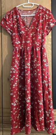 Sommerliches, rotes Blumenkleid, Grösse M