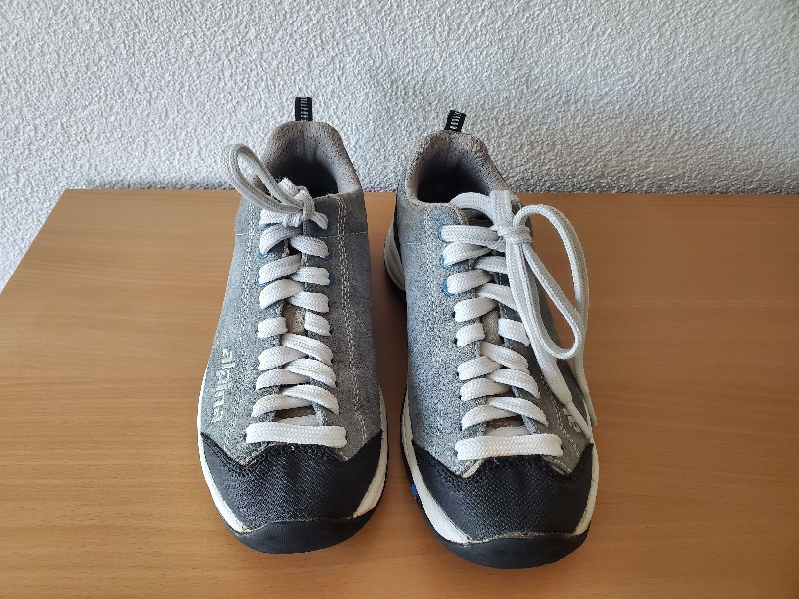 Alpina Scarpe da donna: Freizeitschuhe Damen Gr. 38 – Usato da Schwarzsee venduto da dergli01 1