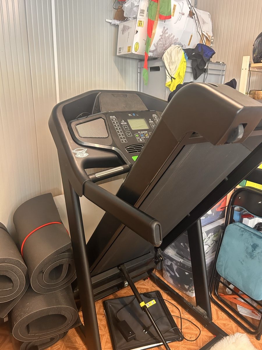 Macchine per carico, silaggio e trasporto: Tapis de cours – Usato da Courtepin venduto da minmin01