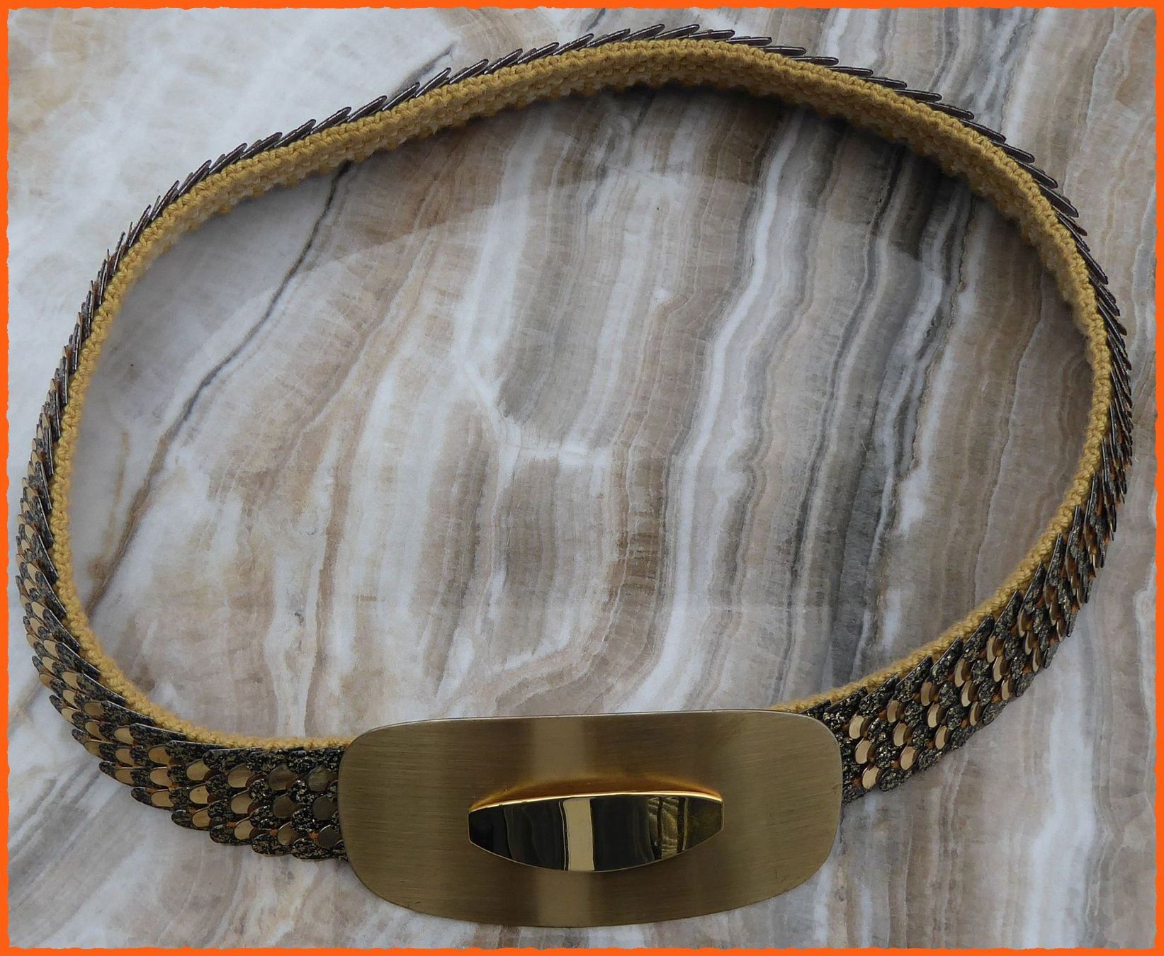 Gürtel: Schlangen Stretch Gürtel Goldfarbig Gr.S ca. 62cm lang – Gebraucht aus Oberglatt ZH von 123Gebraucht 1