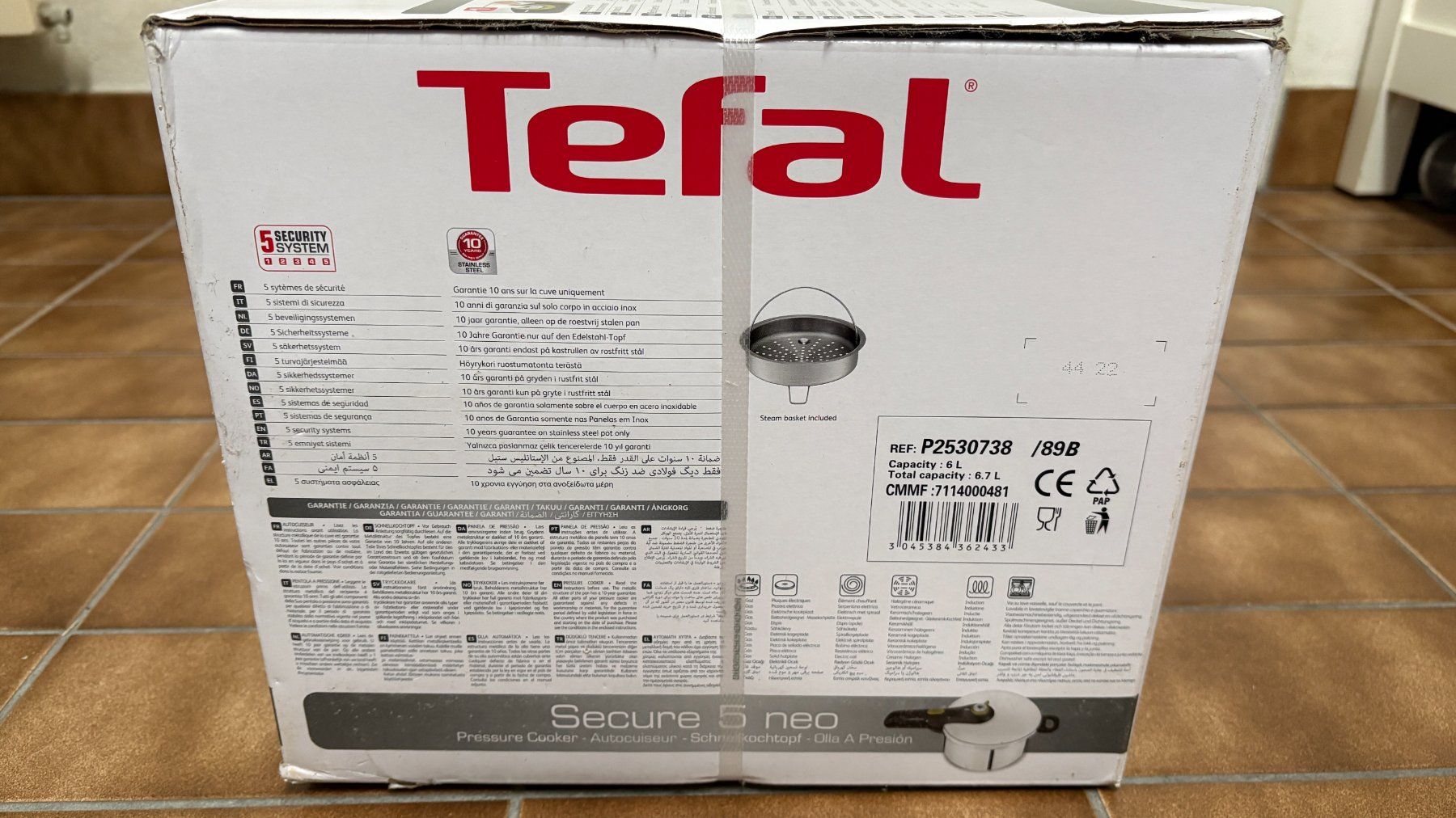 Tefal Pentole: Tefal Secure 5 Neo Pressure Cooker - NEW – Nuovo e nell'imballaggio originale da Adliswil venduto da fashionholic 1
