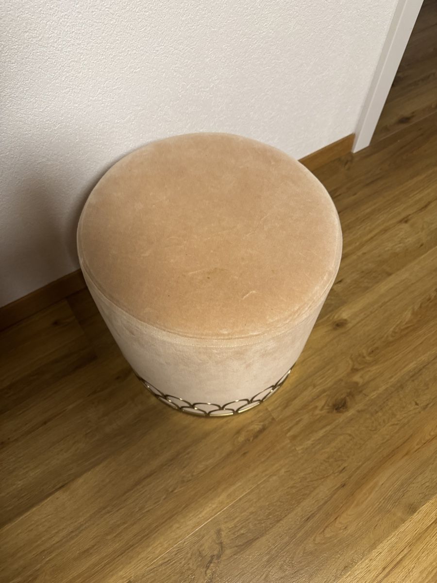 Westwing Hocker: Hocker / Sitzhocker, Beige mit Gold, Top Zustand! – Gebraucht aus Gümligen von Michu_14 1