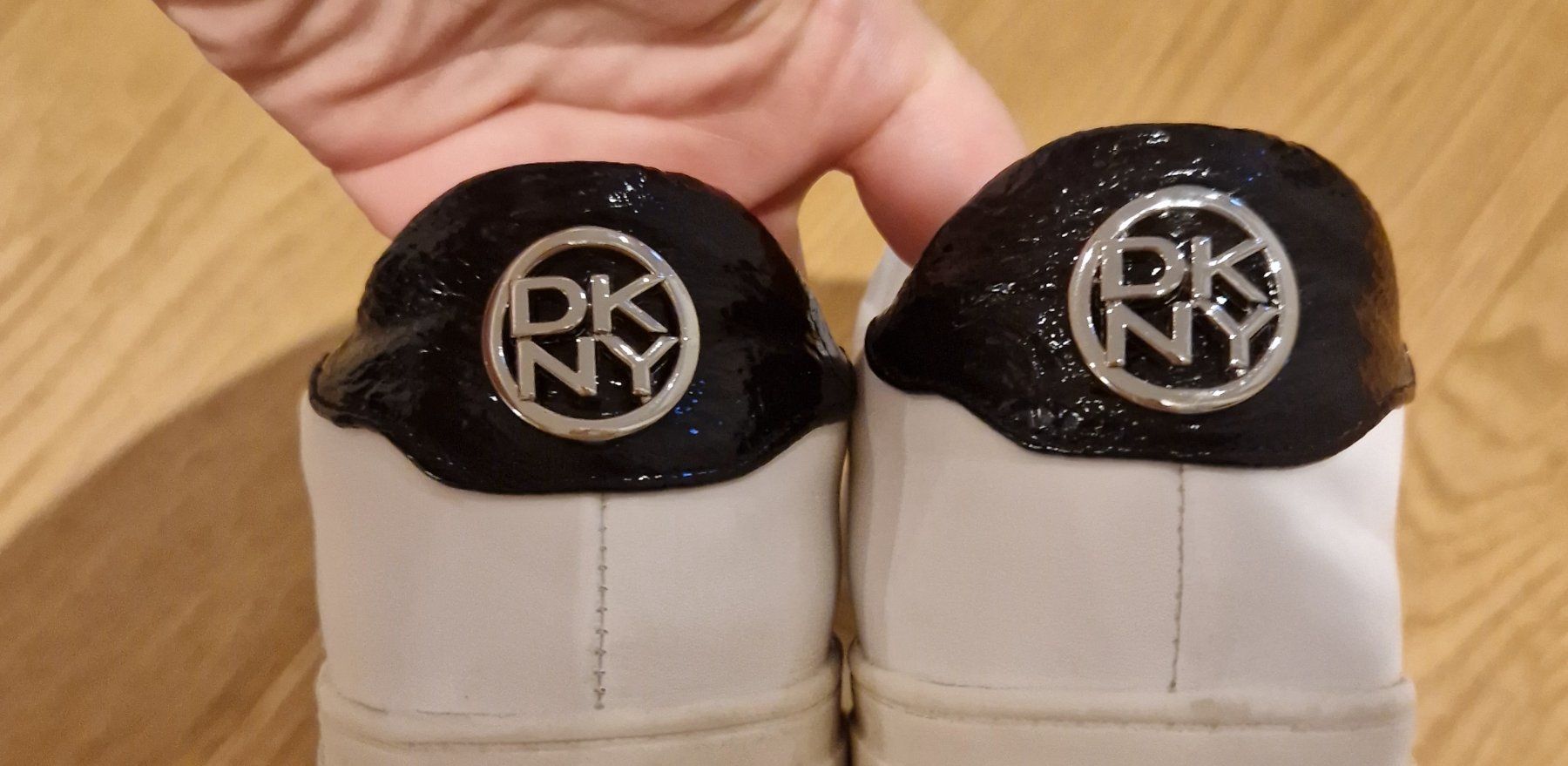 DKNY Scarpe da donna: DKNY Sneakers Platform weiss Gr. 39 – Usato da Erlinsbach SO venduto da ULIKH 2