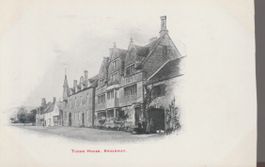 old UK Postcard BROADWAY TUDOR HOUSE Smith's series unposted