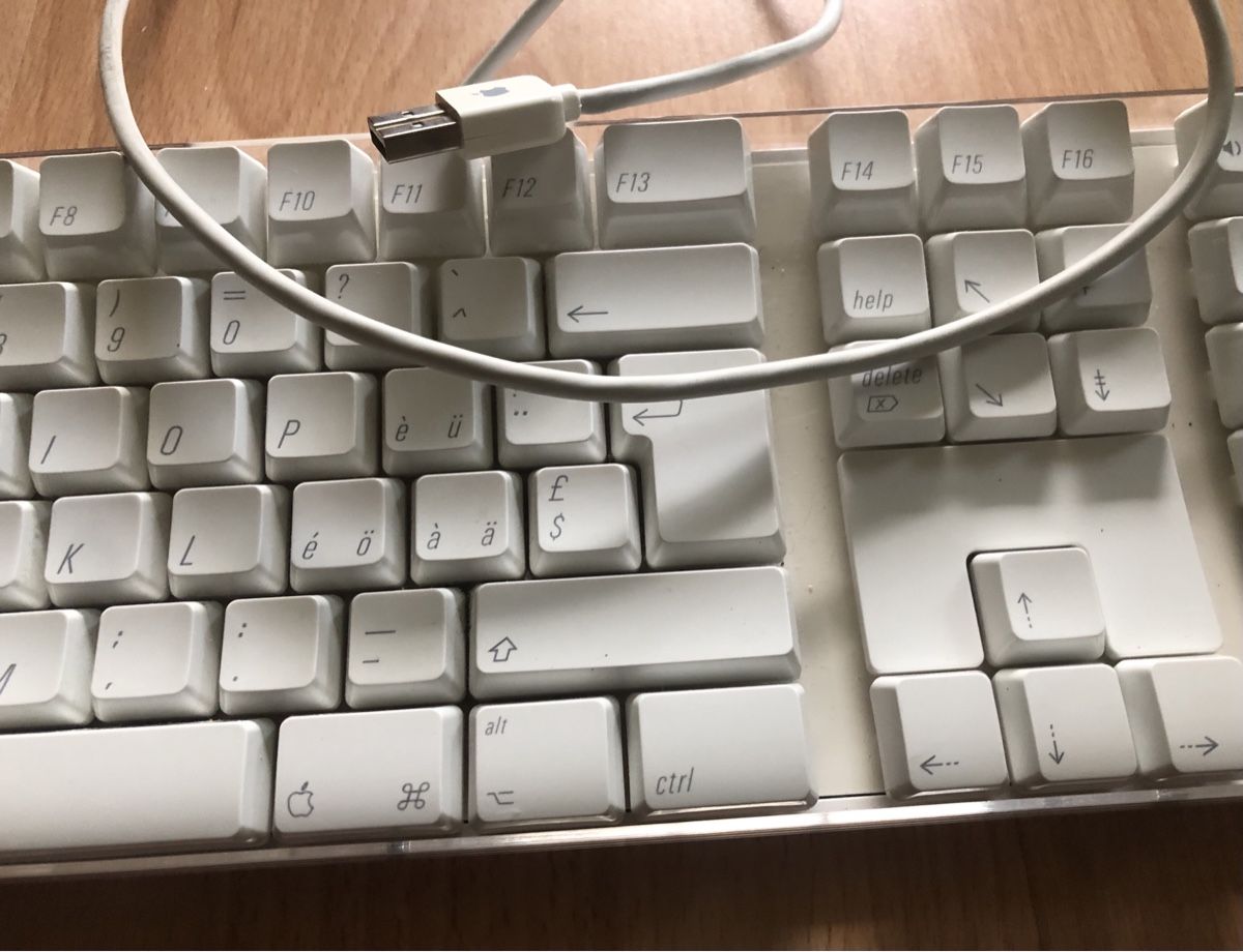 Apple Tastiere: Apple Keyboard Tastatur Computer (Original) Geschenk 1A – Nuovo (secondo la descrizione) da Wetzikon ZH venduto da Flagricardo 2