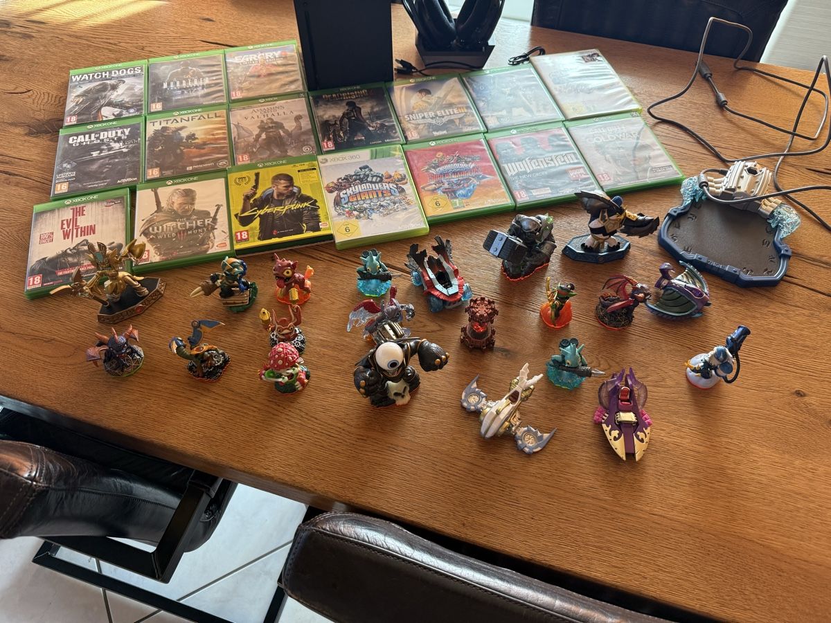 Microsoft Console: Xbox Series X + Games + A50 Headset + Skylander Figuren – Usato da Unterentfelden venduto da Aesh360 2