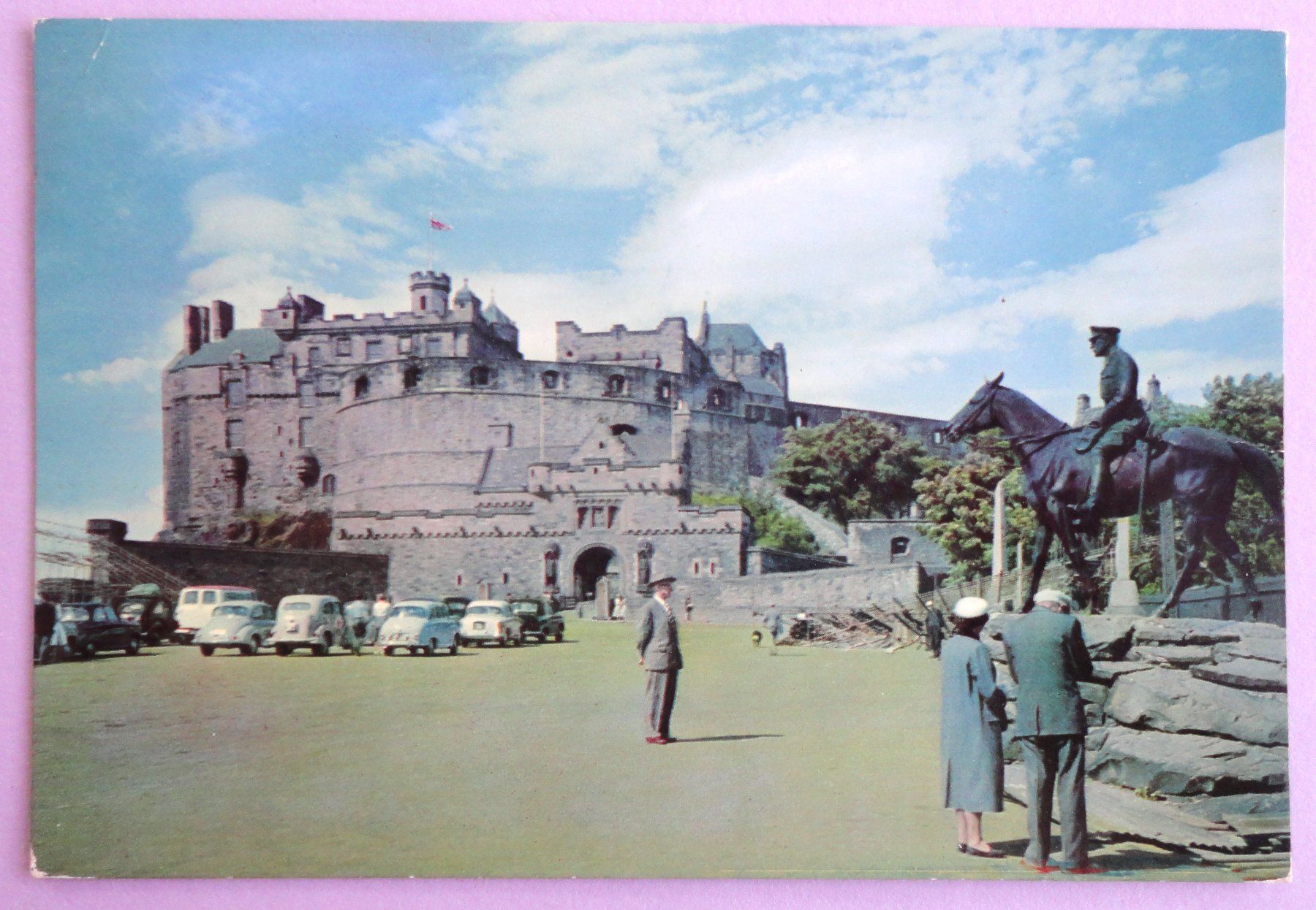 Ansichtskarten: Castle Esplanade, Edinburgh – Gebraucht aus Fétigny von Billy2miny