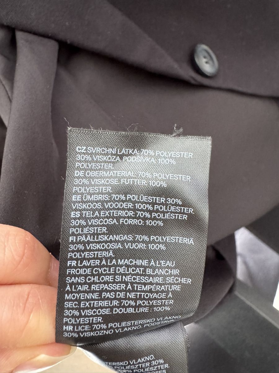 H&M Completi & Tailleur: Blazer in schwarz  – Usato da Staufen venduto da M19M 3