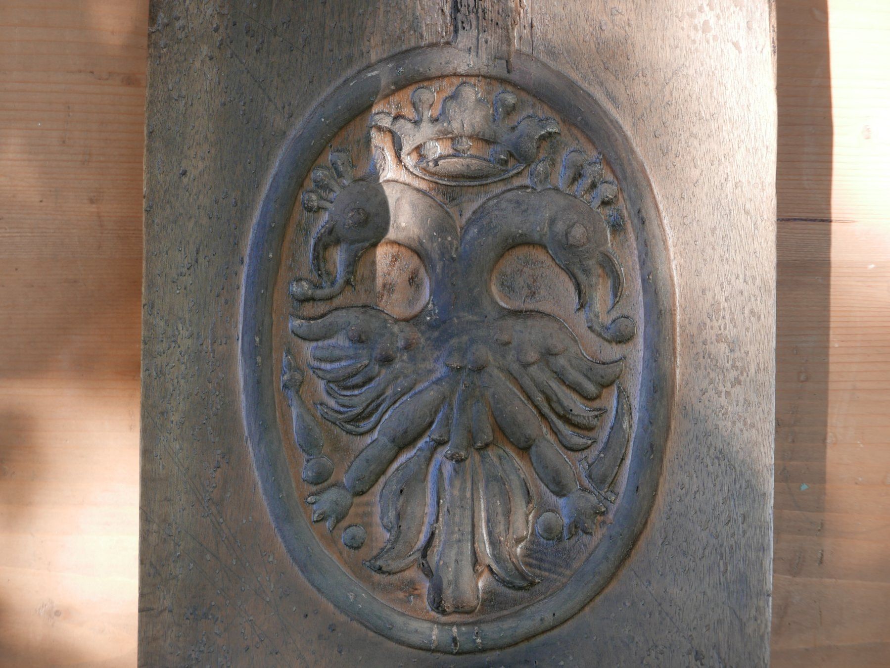 Sculptures & Statues: RUSTIKALER ANTIKER BACK-MODEL DOPPELADLER NUSSBAUMHOLZ – D'occasion à Balgach par Zwischenraum 4