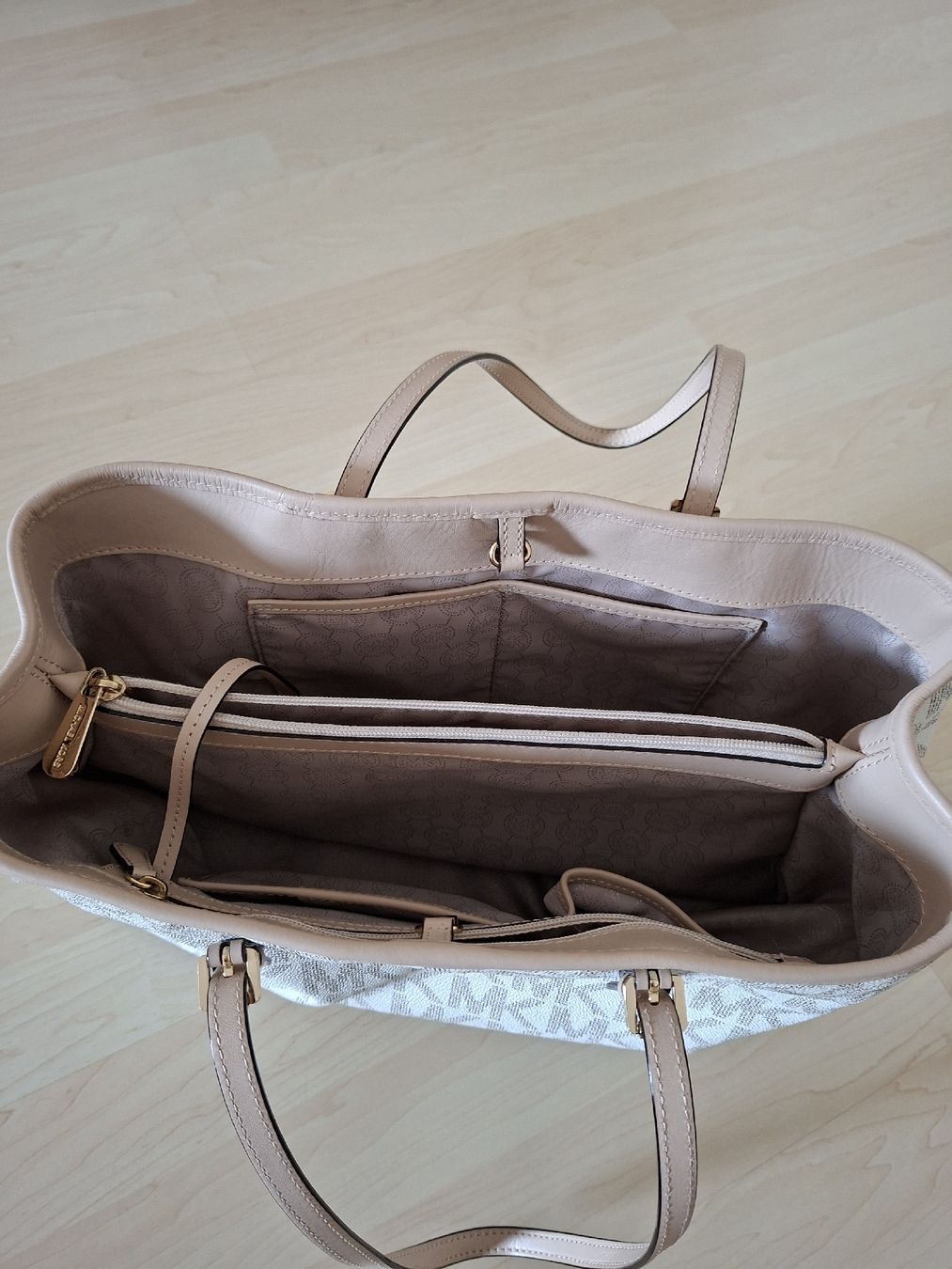Michael Kors Taschen für Damen: Michael Kors Tasche beige – Gebraucht aus Rieden AG von Beatriz.Oliveira 4