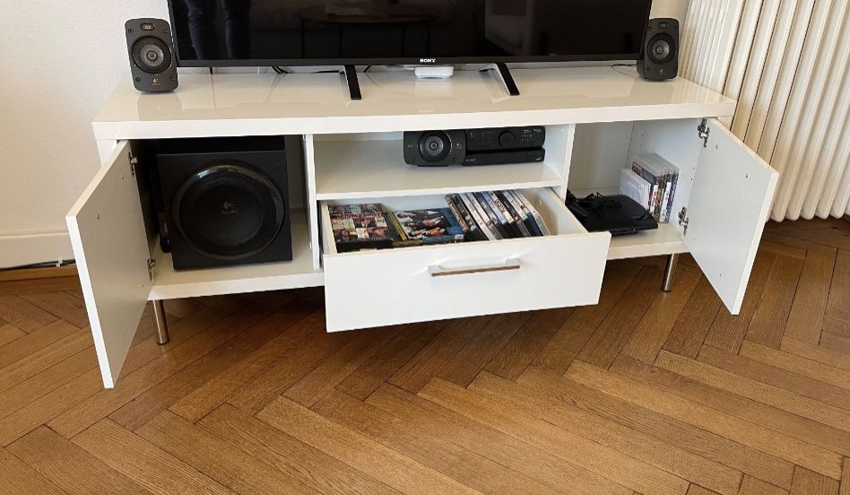 Ikea Mobili TV: IKEA FALKHÖJDEN Sideboard Weiss/Glanz – Usato da Olten venduto da Lara1967 1