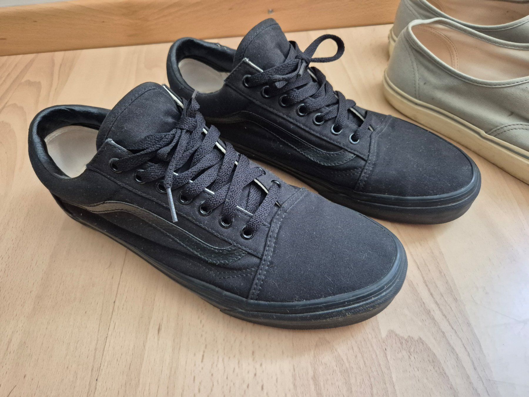 Vans Scarpe da uomo: Schuhe Sneaker Vans Old Skool Turnschuhe Gr. 45 – Usato da Schaffhausen venduto da pfanis09 1