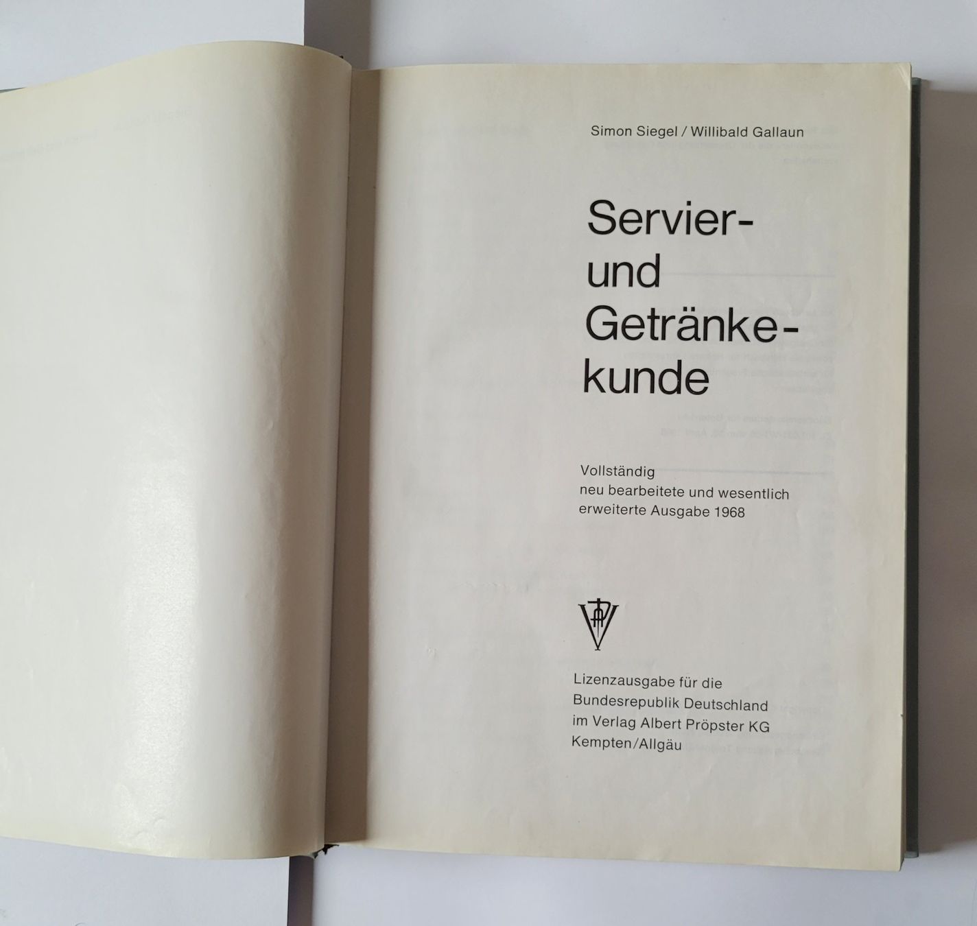 Libri: Servier- und Getränkekunde, 1968 – Usato da Zürich venduto da Avd 9