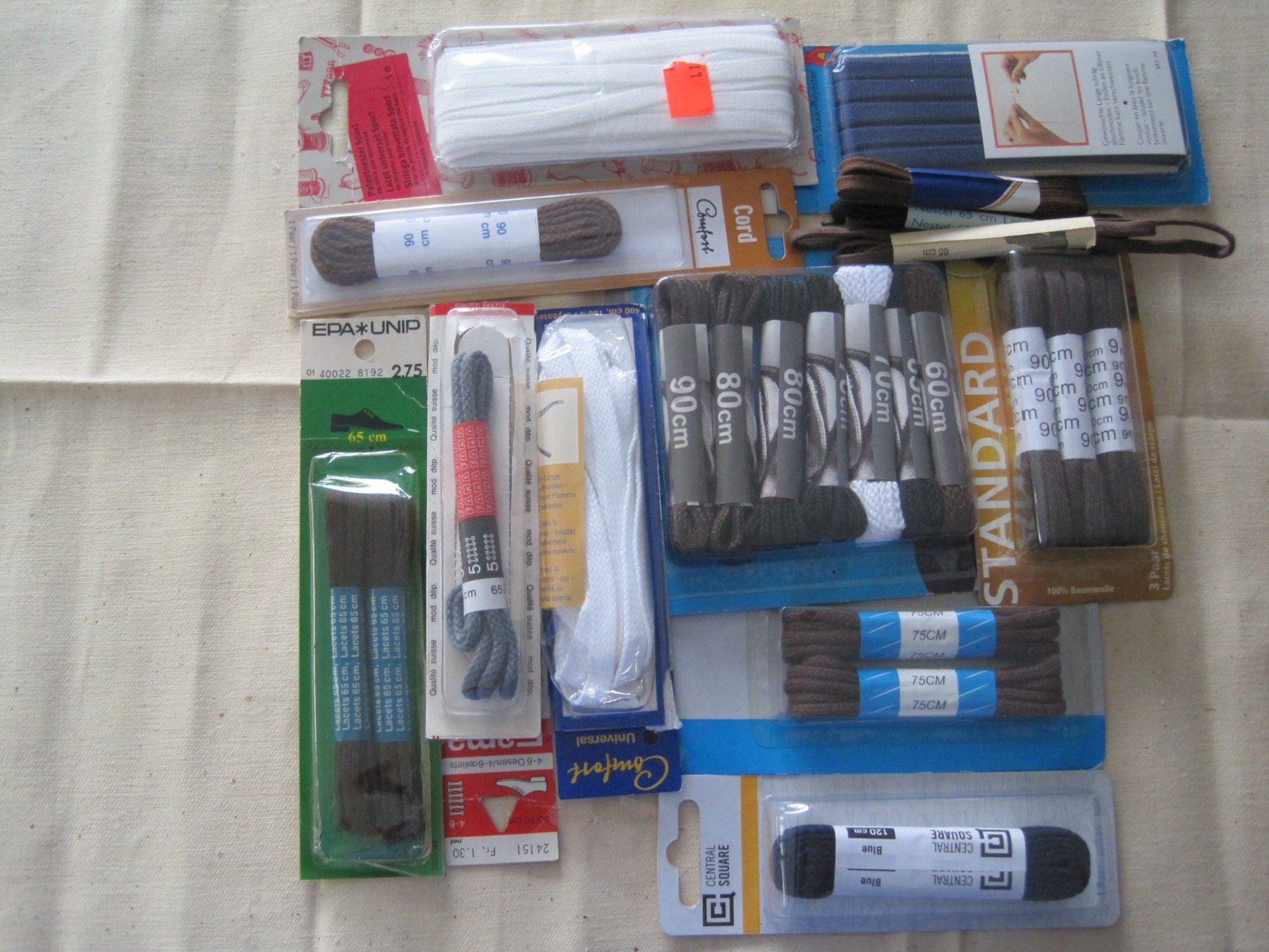 Sonstige Kleidung & Accessoires: Schnürsenkel versch. Längen und Farben – Neu und originalverpackt aus Schachen LU von moepsli5