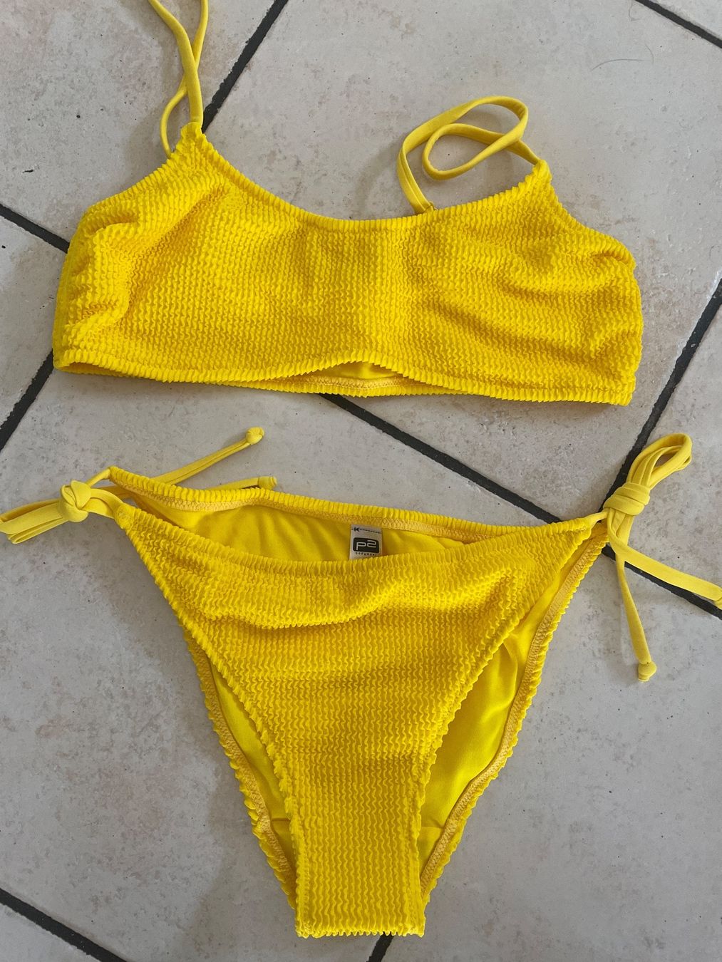 Costumi da bagno & Bikini: Neues gelbes P2 Bikini Gr. M – Nuovo e nell'imballaggio originale da Obergerlafingen venduto da cabo4 2