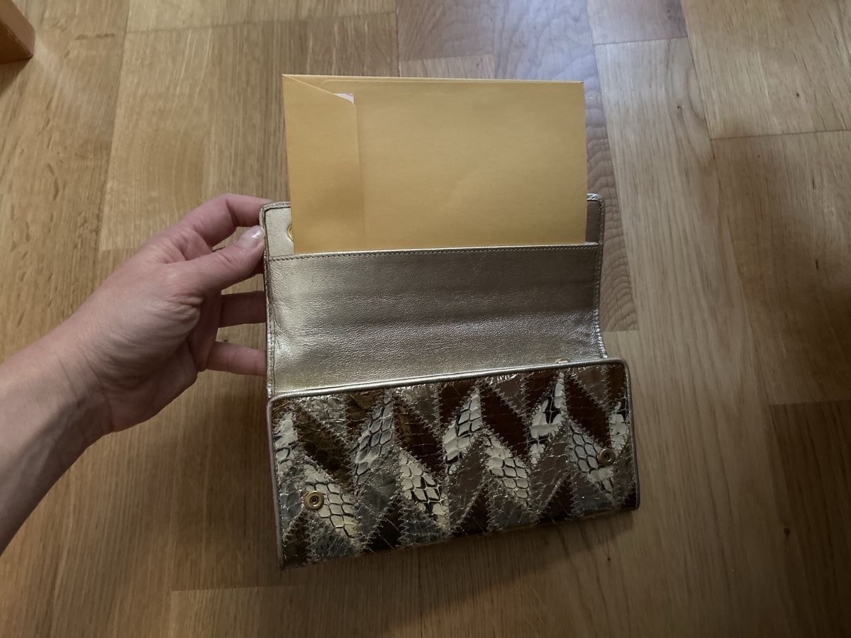 Miu Miu Portemonnaie: Gold Miu Miu Python Bag – Neu (gemäss Beschreibung) aus Genève von TreasureChest 3