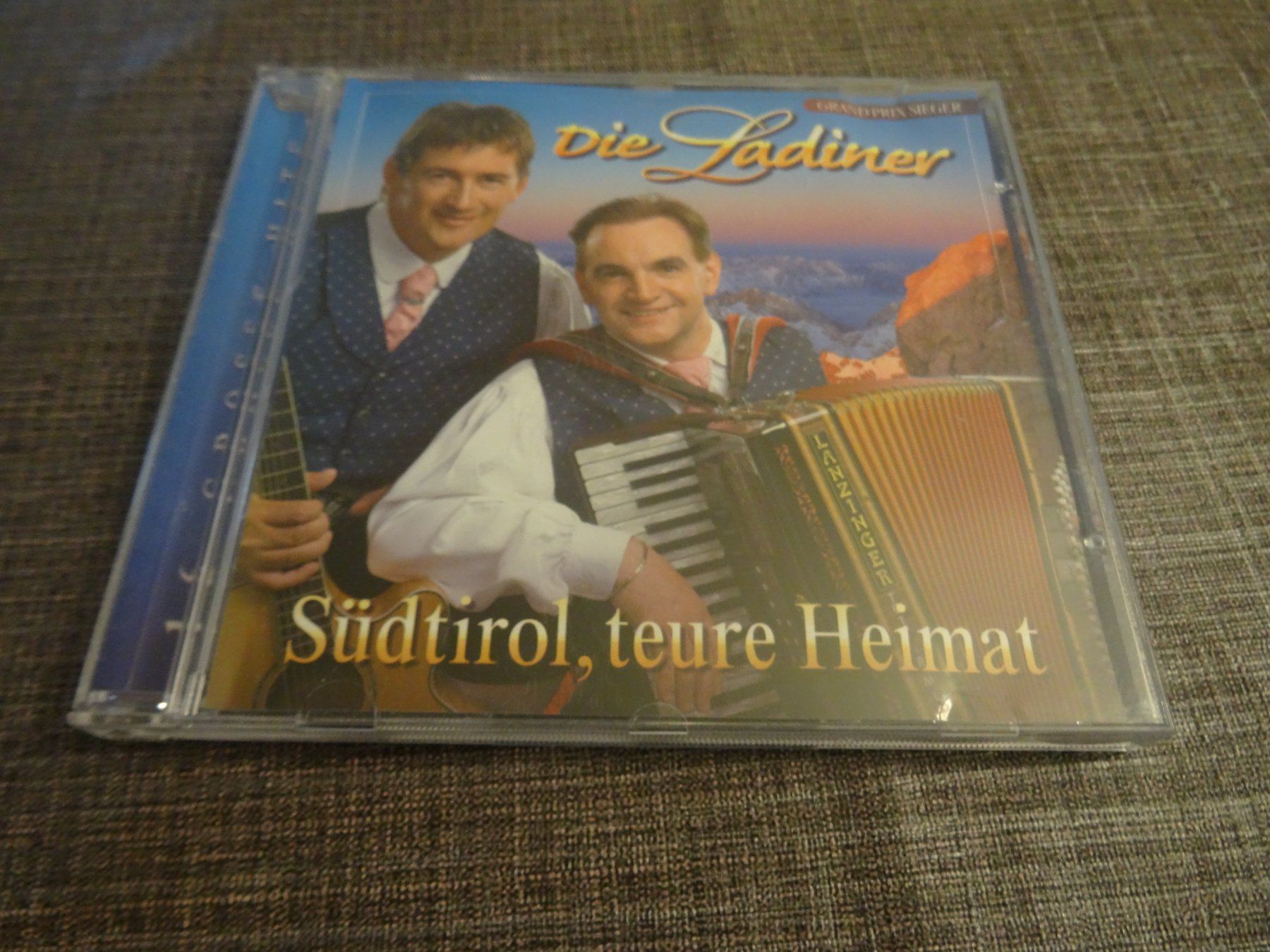 CD: Die Ladiner - Südtriol, teure Heimat CD – Usato da Olten venduto da Disc-Ausverkauf