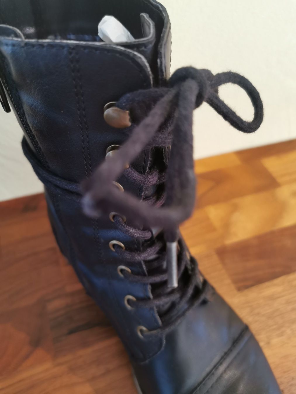 Scarpe da donna: Schwarze Stiefeletten / Schnürstiefel Gr. 37 – Usato da Boniswil venduto da Totomat-Lady 5