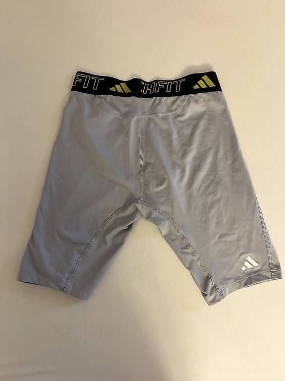 Hosen: Sporthose Shorts Adidas – Gebraucht aus Muri b. Bern von Merliner01 1