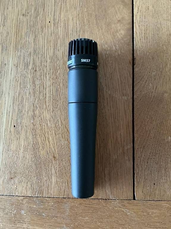 Microfoni: Microfono Shure SM57 + Custodia originale – Usato da Contra venduto da SGWalker