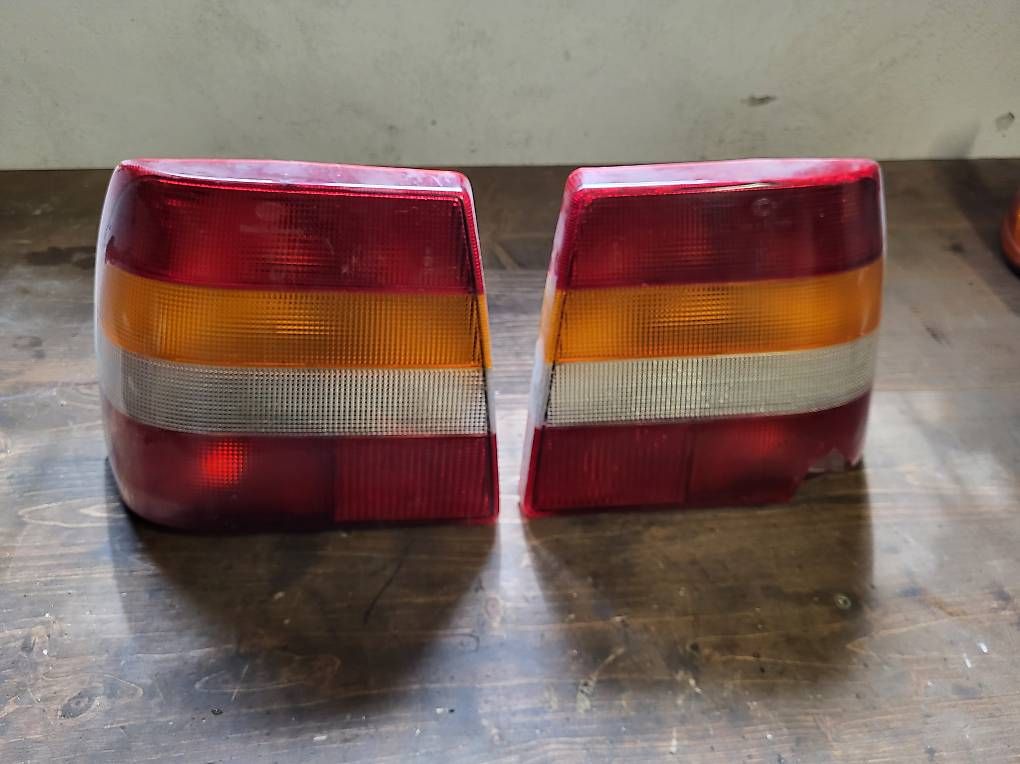 Tutti pezzi di ricambio auto: Saab 9000 Rücklichter – Usato da Elsau venduto da ZOLOLI