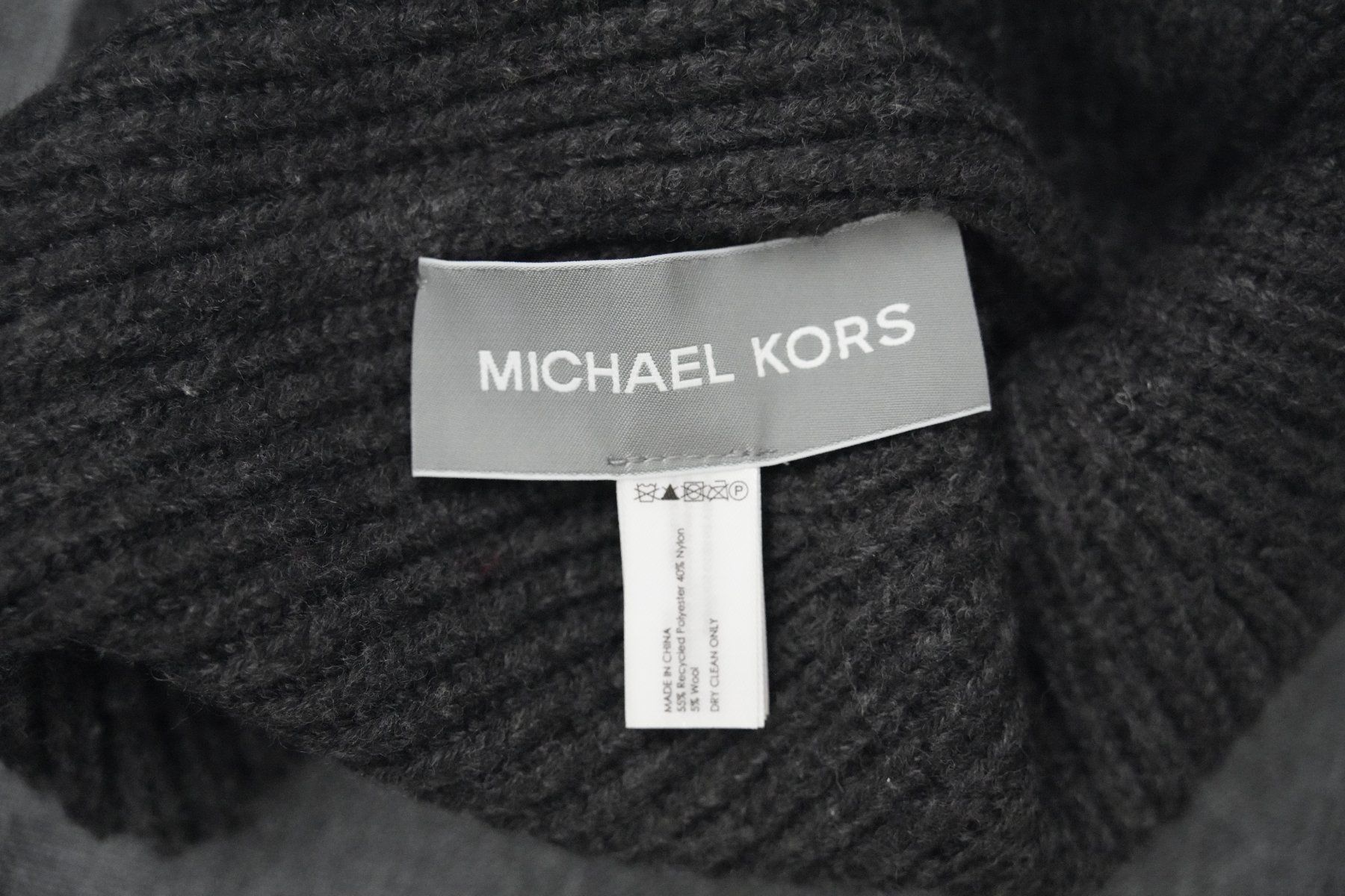 Michael Kors Chapeaux, bonnets & casquettes: Michael Kors Beanie – D'occasion à Neuchâtel par yan_lq56 2