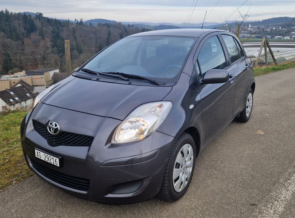 Toyota Automobili: Toyota Yaris, ab MFK! Top Zustand! – Usato da Waltenschwil venduto da Sigi2000 1