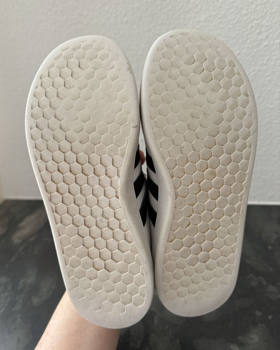 Adidas Scarpe per ragazzi: Adidas Kinder Sneaker, Grösse 32 – Usato da Flumenthal venduto da Krajan 2