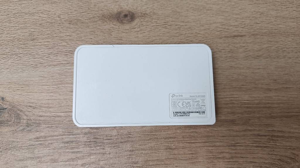 TP-Link Hubs & Switches: Switch tp-link TL-SF1008D mit 8 Ports gebraucht – Gebraucht aus Muttenz von m_h_m567 2