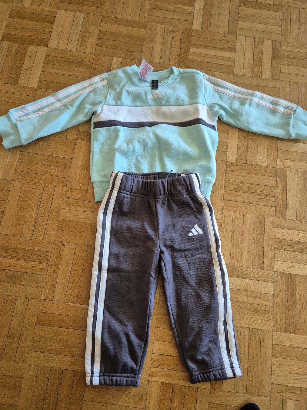 Adidas Ensembles: Adidas Trainer Grösse 80 – Neuf (Voir description) à Meilen par Lea_K