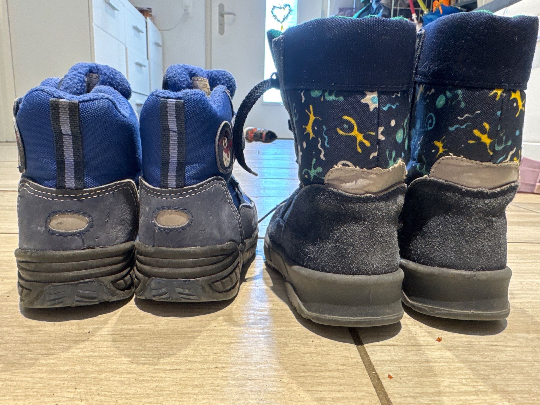 Scarpe per ragazzi: Winterschuhe Gr 25 – Usato da Gelterkinden venduto da Familienferien 1