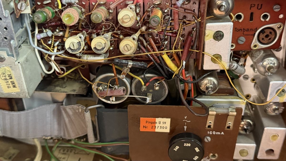 Radio: Radio vintage Accord anni '60, – Usato da basel venduto da Swiss._.1978 4