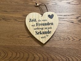 Holz Herz "Freunde sind wertvoll", Deko