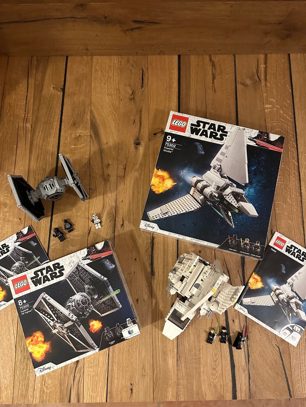 Lego Kit di costruzioni: LEGO Star Wars - Imperial Shuttle 75302, TIE Fighter 75300! – Usato da Edlibach venduto da sommerwiesengelb