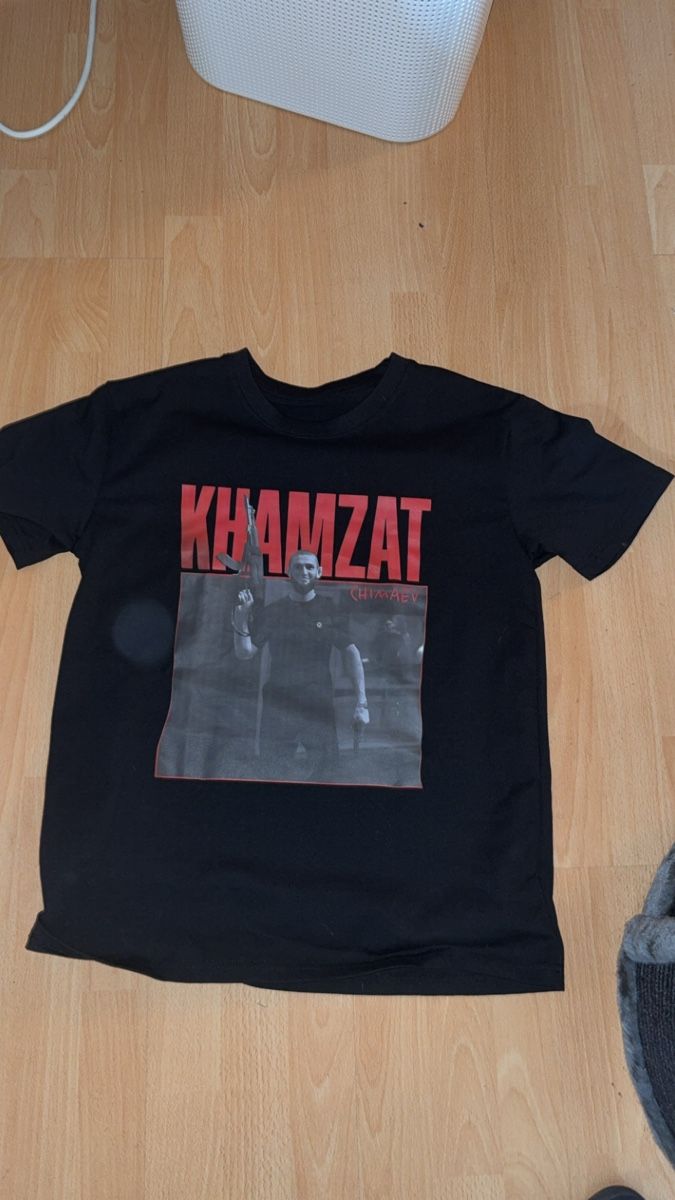 T-shirt: Khamzat Chimaev T-Shirt – Nuovo (secondo la descrizione) da Bern venduto da pat_g5v7