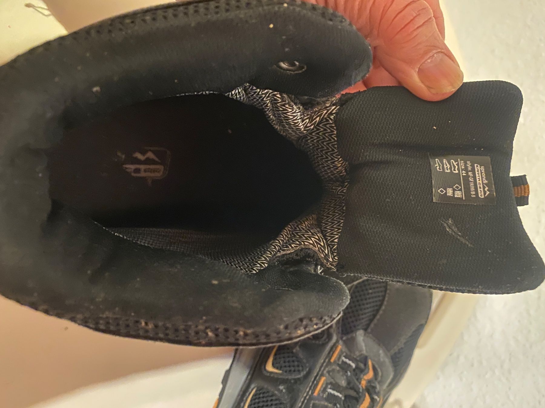 Scarpe da uomo: Robuste, wasserdichte Wanderschuhe, Gr. 44, wenig gebraucht – Usato da Brislach venduto da hueg54 1
