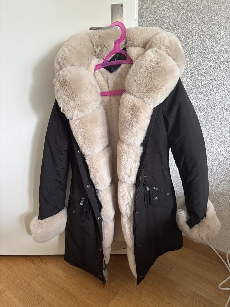 Cappotti: Winterjacke Grösse S neu inkl. Etikett – Nuovo e nell'imballaggio originale da Oetwil an der Limmat venduto da Anina_Mercedes