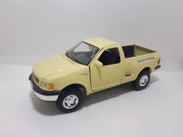 1:24 Ford F150 Maisto Flight Control